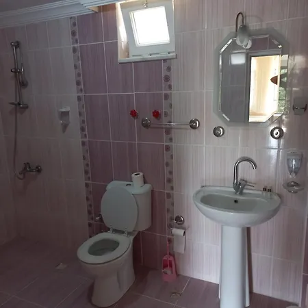 Hotel Akar 2*