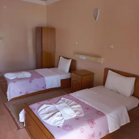 Hotel Akar 2*