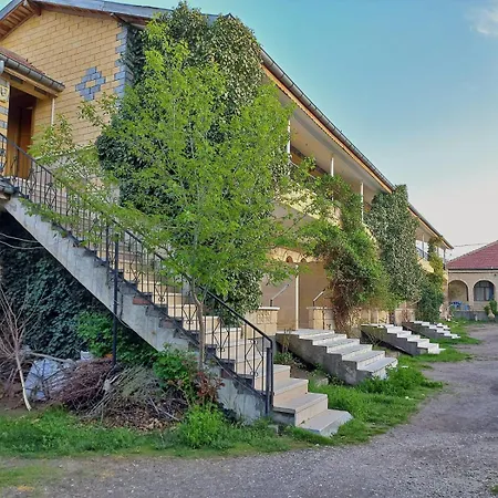 Hotel Akar 2*